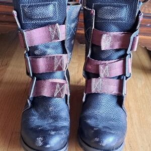 Fly London Distressed Military Boots with Buckle Detail Sz 7 (37 Eu)